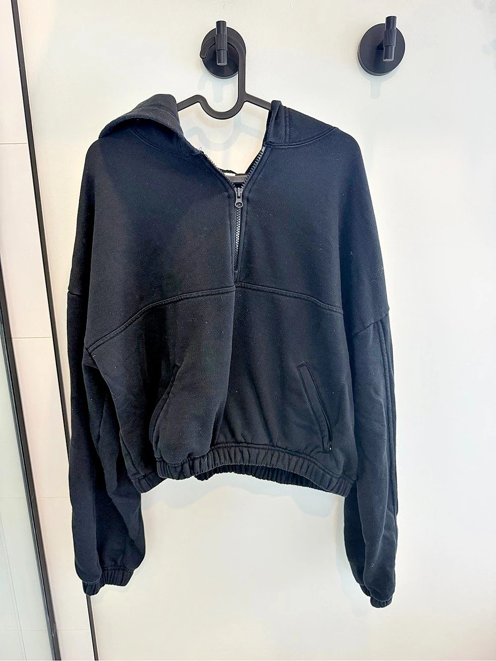Alo Yoga Black quarter zip hoodie